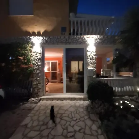 Cosy In With Mountain View, 35 M² Apartman *