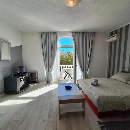 Apartman Cosy In With Mountain View, 35 M² Vir