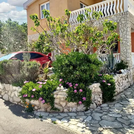 Apartment Cosy In With Mountain View 35 M² Vir