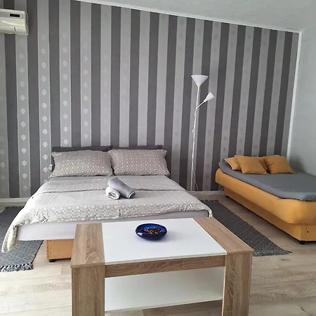 Cosy In With Mountain View, 35 M² * Вир