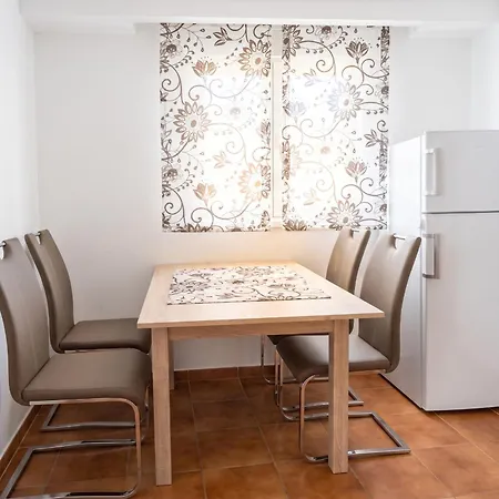Cosy In With Mountain View, 35 M² Apartman