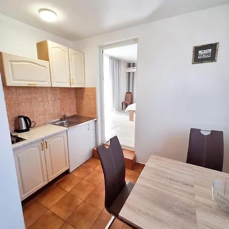 Cosy In With Mountain View, 35 M² Apartman Vir